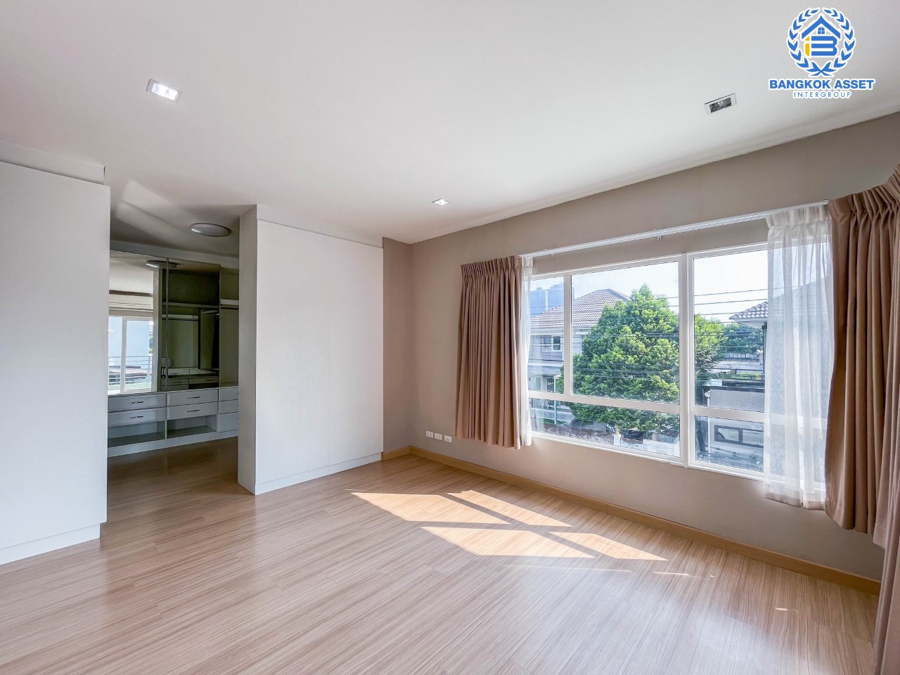 *****บ้านเดี่ยวมือสอง ย่านนนทบุรี ม.เพอร์เฟคเพลส รัตนาธิเบศร์ บ้านเดี่ยว หลังมุม จากแบรนด์ Property Perfect เนื้อที่ 58.1 ตร.ว. ฟังก์ชัน 3 ห้องนอน 3 ห้องน้ำ 2 ที่จอดรถ บนที่สุดแห่งทำเลโซนเมือง เชื่อมต่อทุกการเดินทาง ใกล้เซ็นทรัลรัตนาธิเบศร์ จุดขึ้นทางด่วน "งามวงศ์วาน" และรถไฟฟ้า"สถานีไทรม้า"